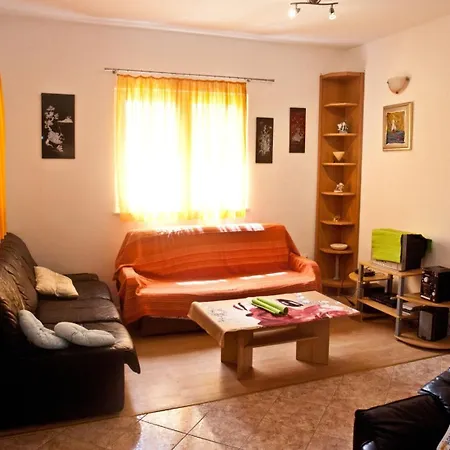 Deni Milna (Brac)