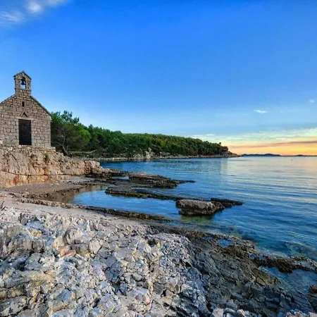 Deni Milna (Brac)